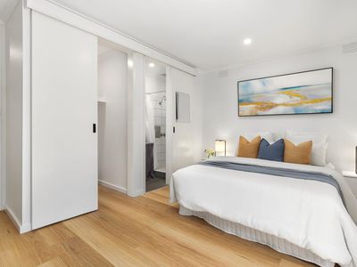 43 Ester Crescent, Clayton South