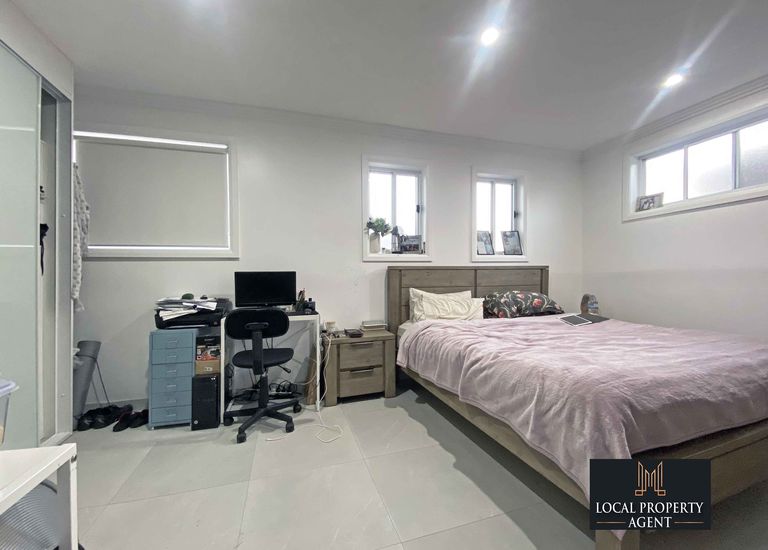 28B Monie Ave, East Hills
