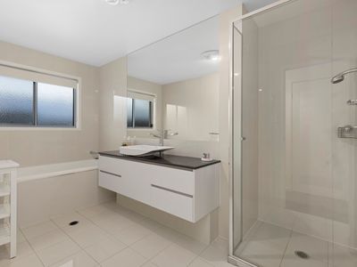 19 Feathertail Place, Gumdale