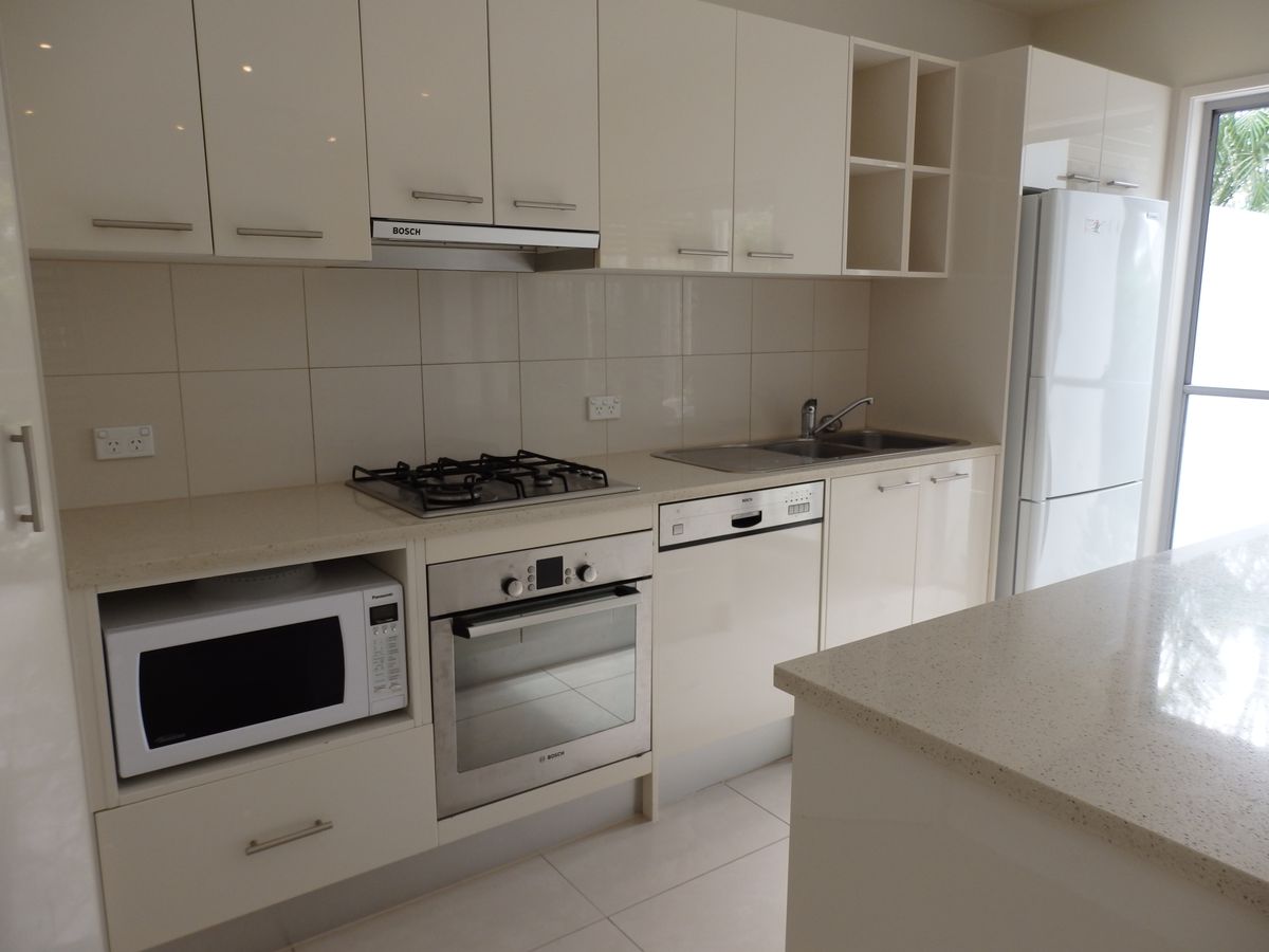 4 / 146 Carmody Rd, St Lucia