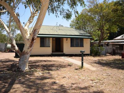 31 Brolga Street, Longreach