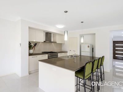 10 Sallyanne St, Doolandella