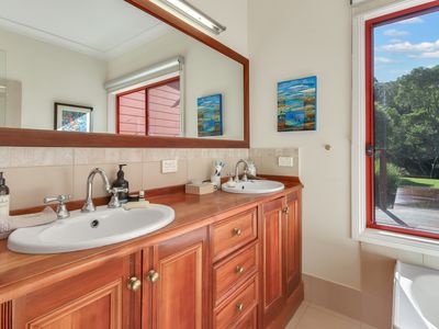 83 Rainforest Parkway, Narooma