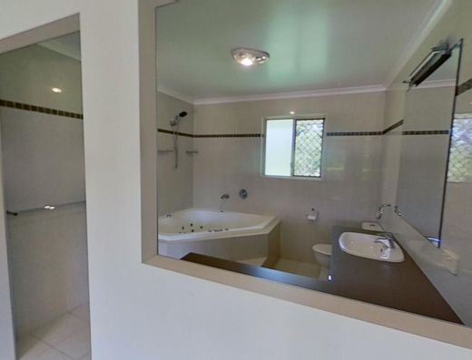 Cooroibah Rural Retreat image 12