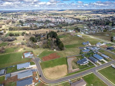 27 Graham Crescent, Crookwell