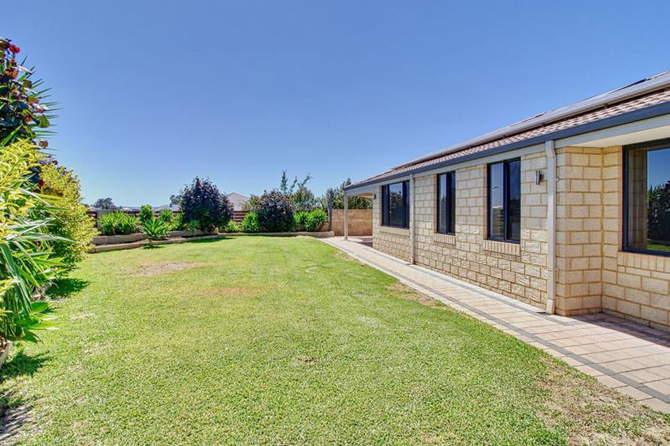 17 Forward Street , Baldivis