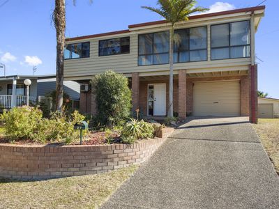 27 Torquay Drive, Lake Tabourie