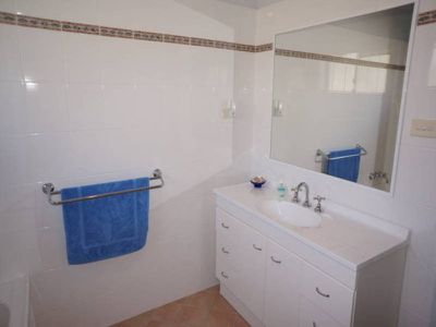 2B Yamba Street, Hawks Nest