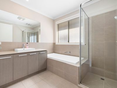 46 Highvale Crescent, Berwick