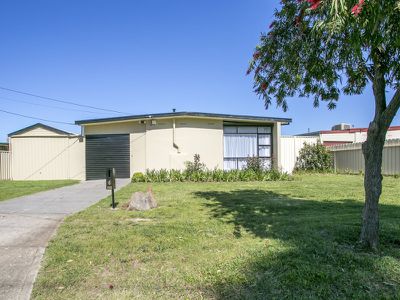 6 Churchill Drive, Modbury North