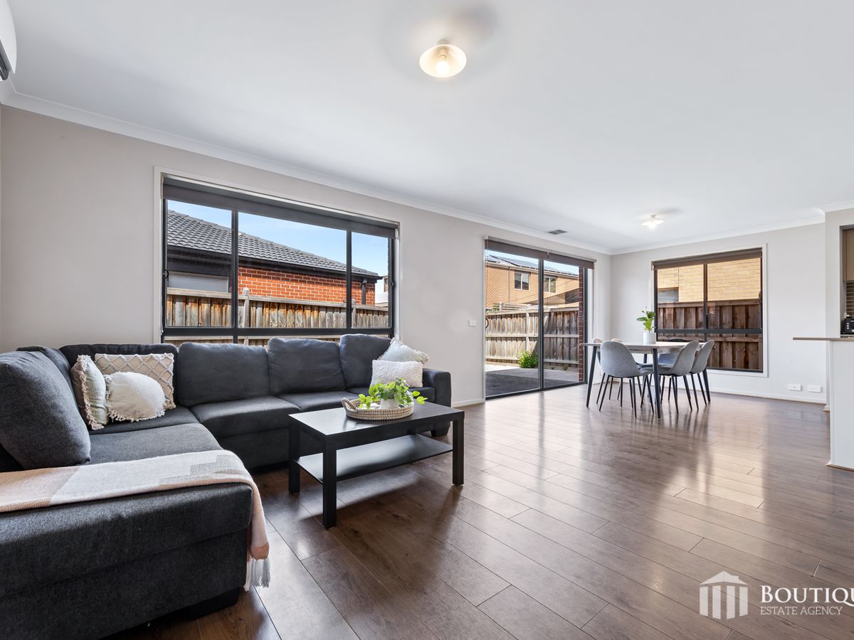 22 Rosina Drive, Officer