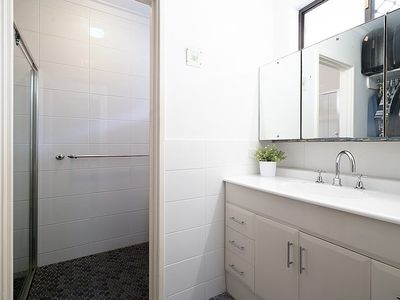 100 Sydenham Road, Doubleview