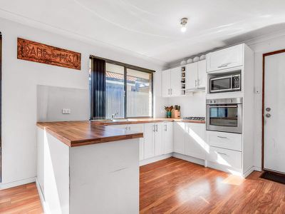 10A Bindoon Loop, Huntingdale