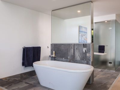 7104 / 2 Ephraim Island Parade, Paradise Point