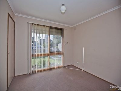 1 / 2 Evelyne Avenue, Cranbourne