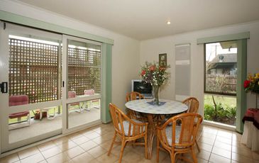 8 Sylvia Road, Beaconsfield