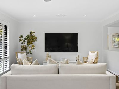 9 Feathertail Place, Wakerley