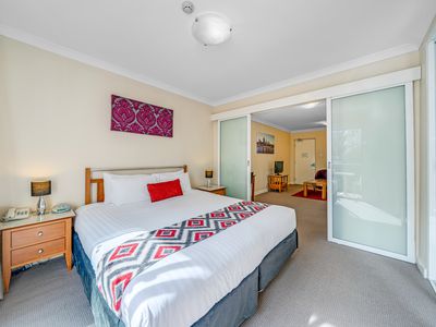 606 / 112 Mounts Bay Road, Perth
