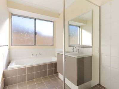 9 Hay Entrance, Pinjarra