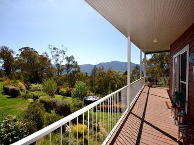36 Sunrise Lane , Tawonga South