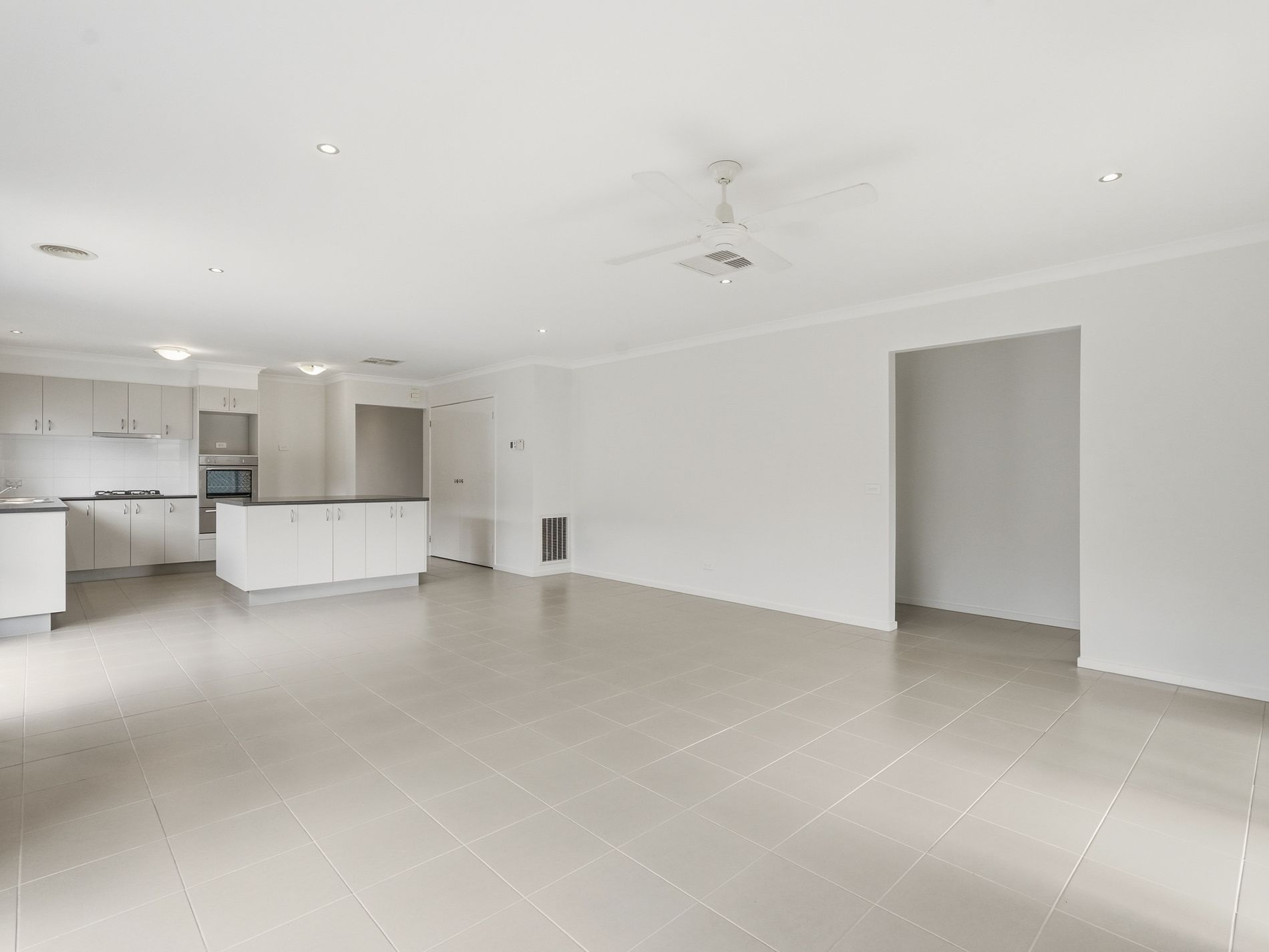 5 Niland Crescent, Point Cook