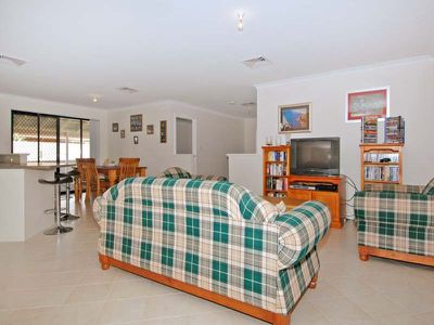 6 Henneker Drive, Kalgoorlie