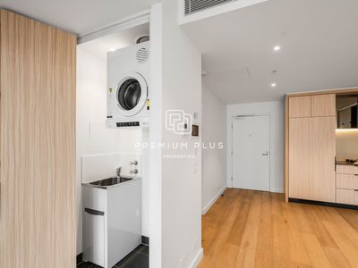 1008 / 83 Harbour Street, Haymarket