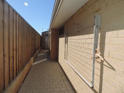 16 Midgegooroo Street, Ellenbrook