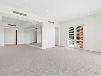 2 / 18 Etham Avenue, Darling Point