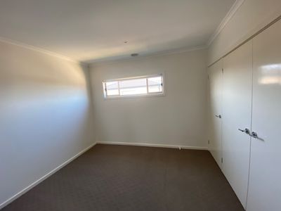 1 / 10-12 Fishburn Grove, Harkness