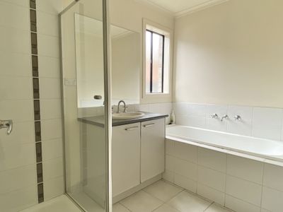 21 Peppertree Drive, Point Cook
