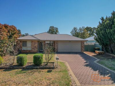 16 Dunheved Circle, Dubbo