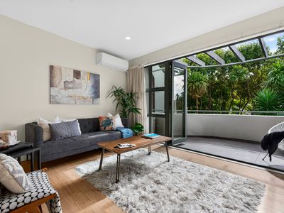 E / 1 Hillcrest Avenue, Hillcrest