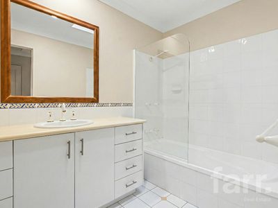 24 / 1 Bronberg Court, Southport