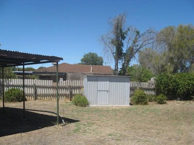 42 Winifred Street, Horsham