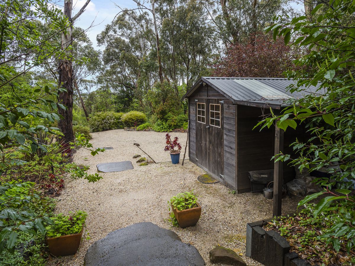 24 Blanche Parade, Mount Macedon