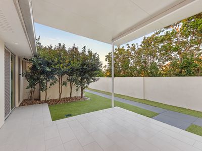 2 Ferrymans Court, Helensvale