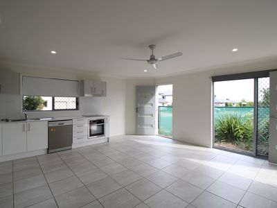 1 / 2 Herald Close, Kallangur