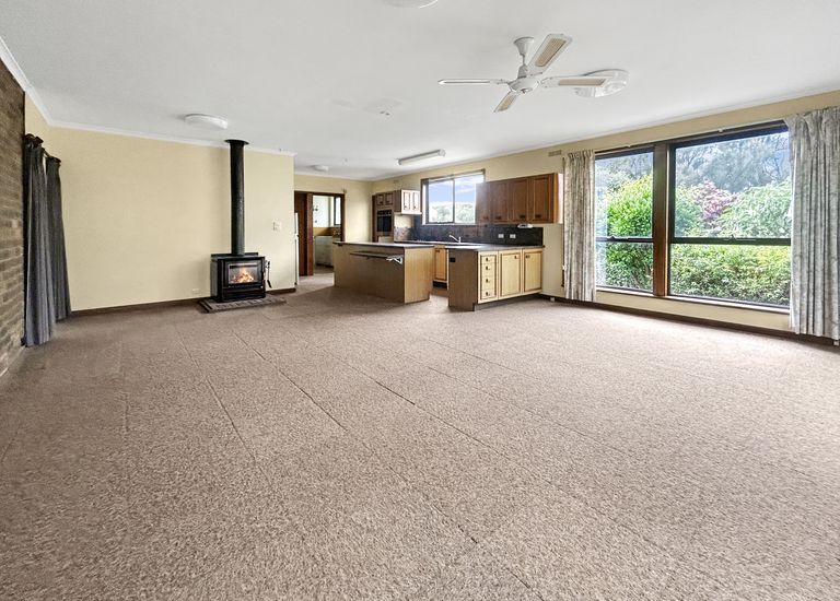 8303 Princes Highway, Allestree