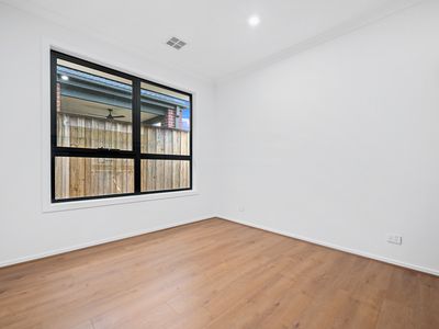 8 Marcellus Street, Manor Lakes