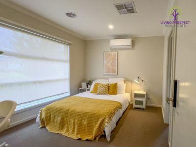 Bedroom 2 / 15 Grandvista Boulevard, Werribee