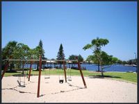 14 / 10 Grand Parade, Kawana Island