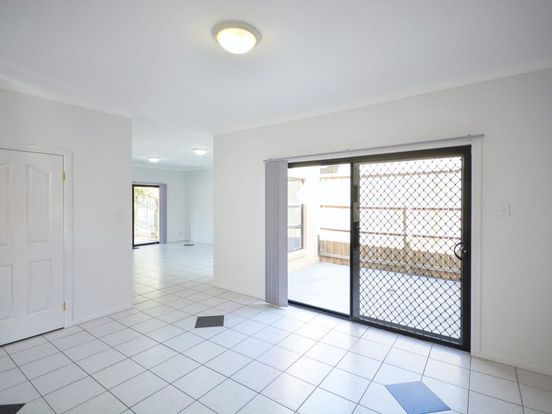 8 Forest Ridge Court, Springfield Lakes