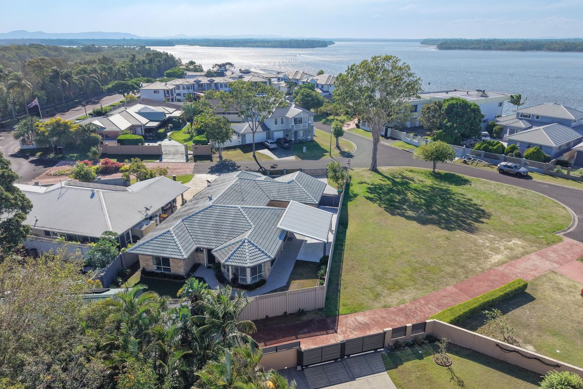 4 Edgewater Close, Yamba
