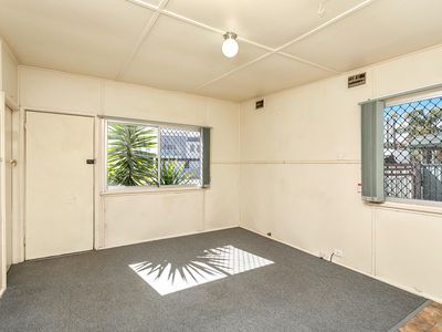 76 Peterborough Avenue, Lake Illawarra