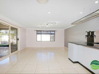 23 Gillian Crescent, Hassall Grove