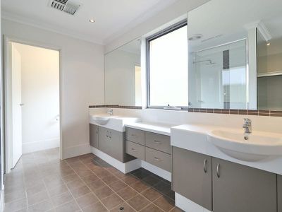 22 Searchers Crescent , Baldivis