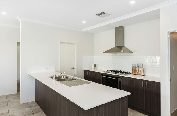 18 Yandal Way, Golden Bay