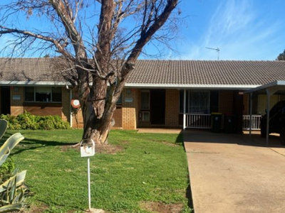 2 / 9 Lawson Street, Dubbo