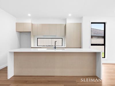 4b Bosco Terrace, Keilor Lodge